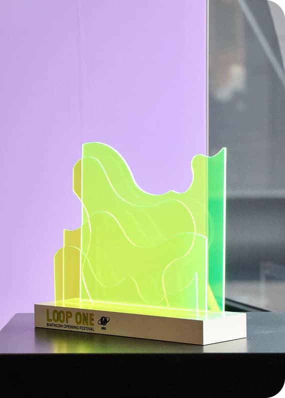 Junge Frau im Sommer